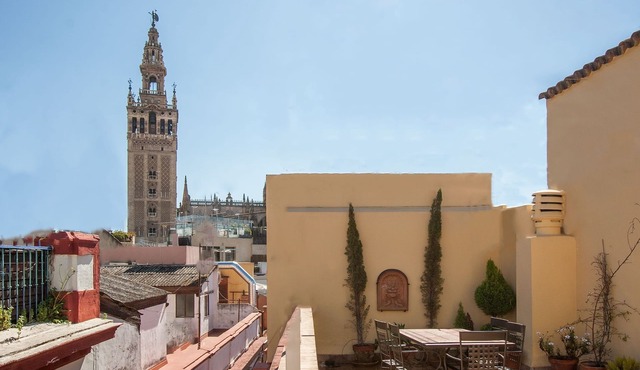 Botanic Duplex Private Terrace 6 pax next to Cathedral