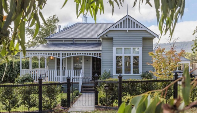 Botanic House in Woodend