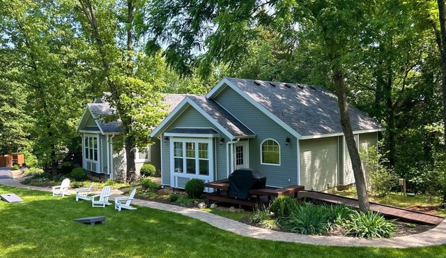 Both cottages rent as one unit, Enjoy Privacy & Comfort, Very Family friendly