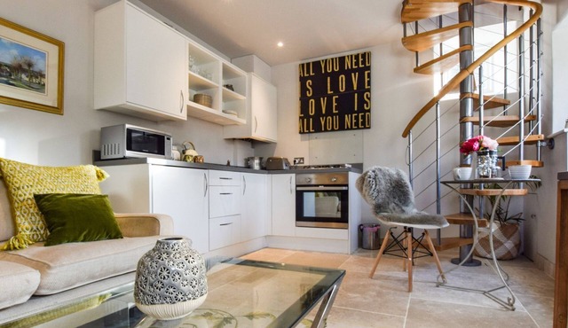 Bothy at Arlington - sleeps 2 guests in 1 bedroom