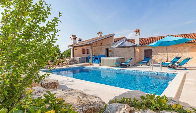 Botra Maria by Interhome