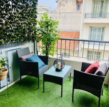 Bottero-Joli Studio avec terrasse 5 mins de la mer