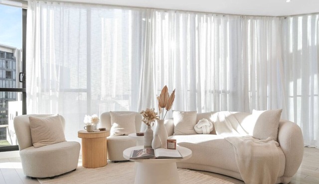 Bouclé Haven | 2BR, Sunset Skyline Views + Parking