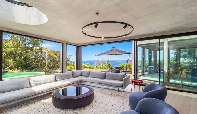 Bouddi House by HolidayCo.