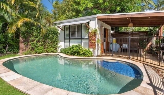 Boudoir on Bryce St - (Pet Friendly to ONE, SMALL non hair shedding dog 4.5kg)