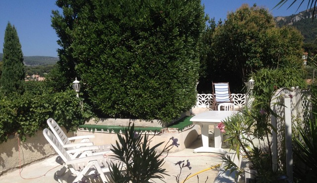 Bougainvillea full center in villa T2 58m2 terrace/garden + private garage