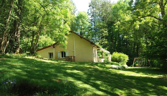 Bouilland - Independent house in wooded property of 6500 m² - France