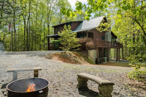Boujee Bear Lodge - A Peaceful Cabin in the Woods