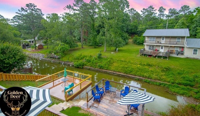 Boujee · Lake Hamilton Vacation Home 3BR/3BA Sunny Deck Furnishings