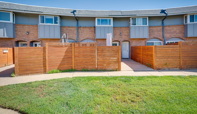 Boulder Bliss: Prime Location & Stunning Views!