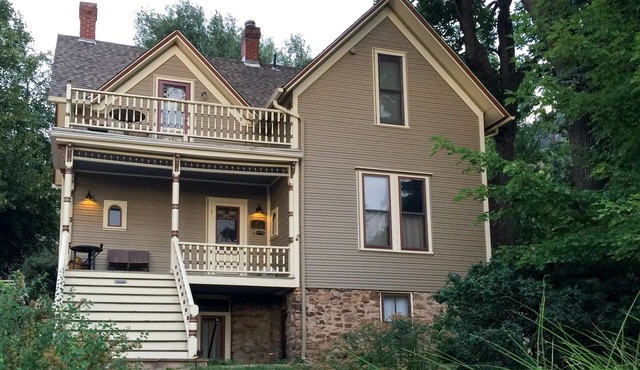 Boulder Finest Downtown AND Mountain Location – Garden Apt. at Historic Home