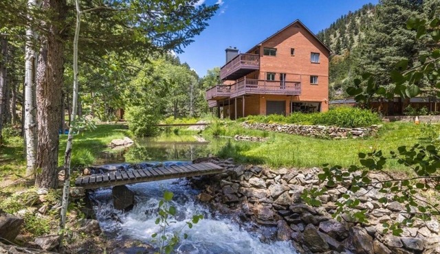 Boulder Luxury Getaway | 7 acres/w River & Pond