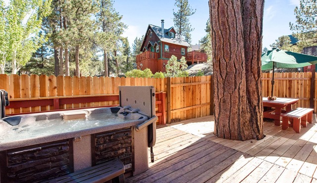 Boulder Pines - Walk-to-Lake Cabin with Hot Tub & Air Conditioning