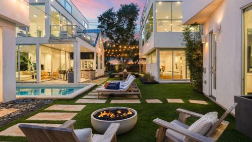 Bouldin Collective: 3 Units by AvantStay