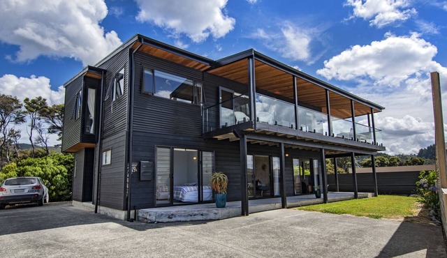 Boulevard Beauty - Langs Beach Holiday Home