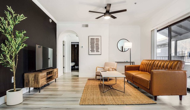 Boulevard Stays 2BR by Stadium Pool, Parking, Gym 05