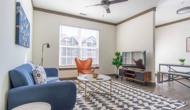 Boulevard Stays Expansive 1BR Suite Pool, Parking & Gym