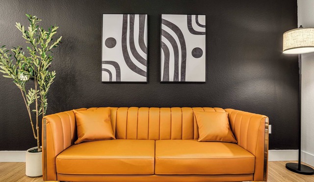 Boulevard Stays Luxe 2BR by the Stadium Pool, Parking, Gym 10