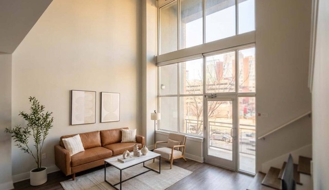 Boulevard Stays Midtown 30ft Ceilings 1BR 01