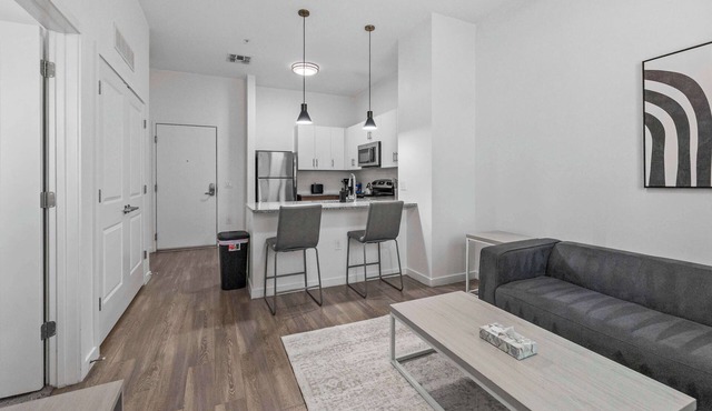 Boulevard Stays Modern Tempe 1BR ASU Pool, Gym 02