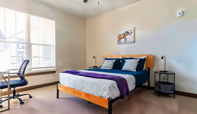 Boulevard Stays Stylish 1BR Secure Parking, Pool & Gym