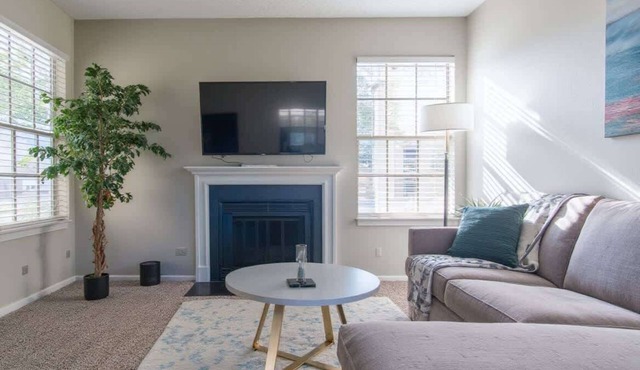 Boulevard Stays Tranquil 1BR King Suite Pool, Gym, Parking 04
