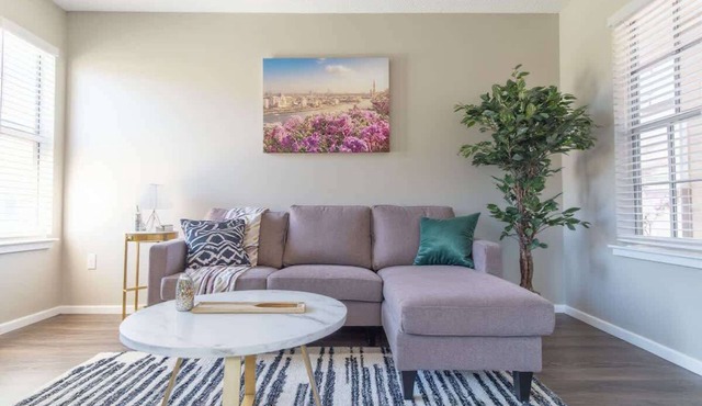 Boulevard Stays Tranquil 1BR King Suite Pool, Gym, Parking 02