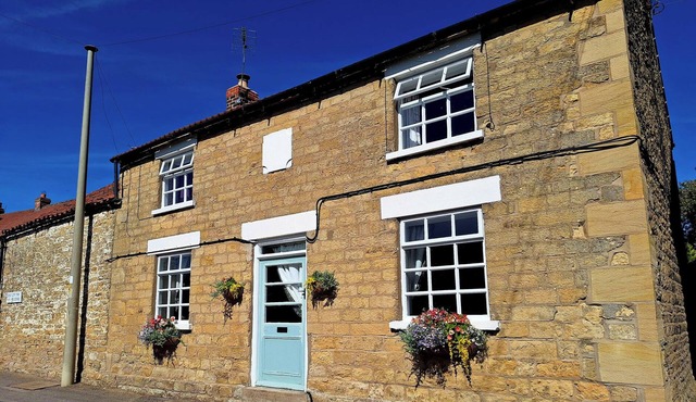 BOUNDCLIFFE FARM, pet friendly, with open fire in Allerston