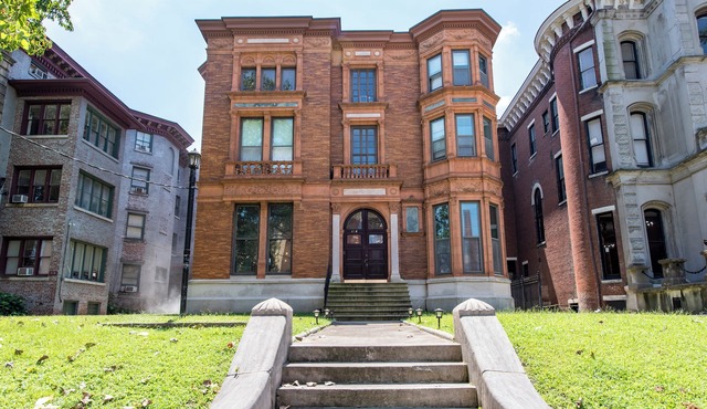 Bourbon Big Shot Mansion