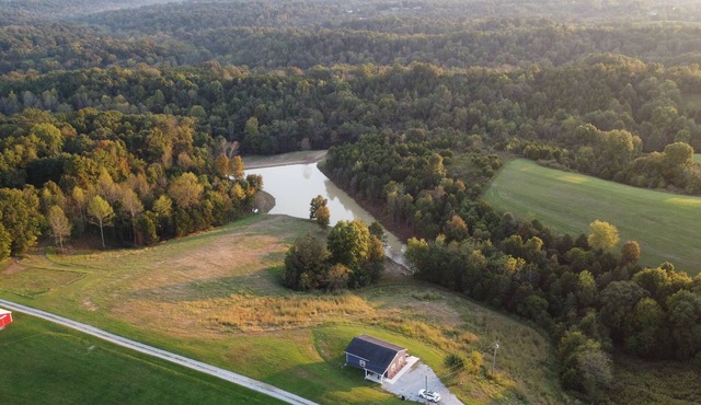 Bourbon Country Cottage Newly renovated in the country with amazing views
