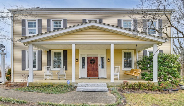 Bourbon Country Escape! Spacious Home w/Fire Pit
