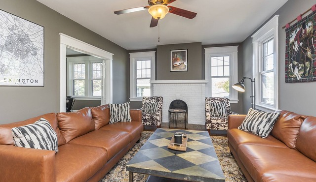 Bourbon n Horses themed 3B/2Ba home in beautiful Chevy Chase neighborhood!