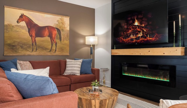 Bourbon Retreat Hot Tub + Game