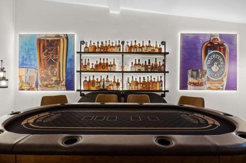 Bourbon Themed Family Home Perfect for Groups