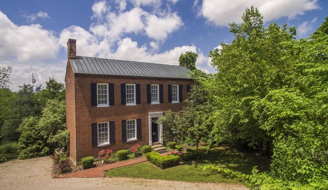 BOURBON TRAIL: Bardstown 3 bedroom/3 bath cottage, park setting, walk to downtown