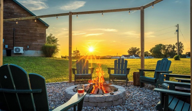 Bourbon Trail Cabin HotTub Firepit Game Room Theater