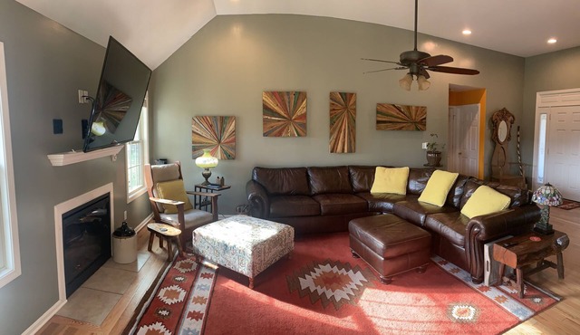 Bourbon Trail , Cheerful 2 bedroom home