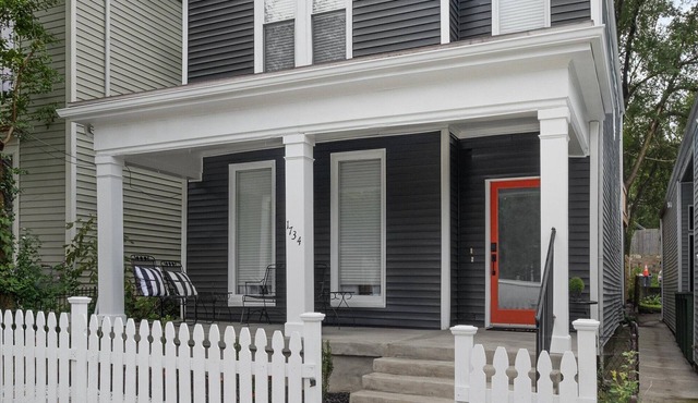 Bourbon trail spacious house that sleeps 8 with a fun yard & is newly renovated!