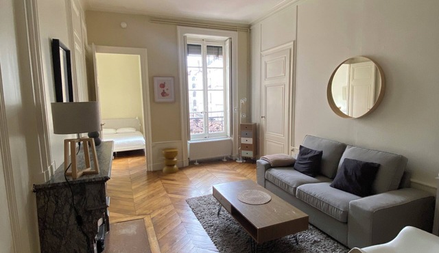 Bourgeois apartment 2 min from Bellecour.