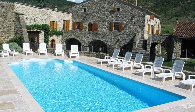 BOURGEOIS HOUSE 10 PEOPLE, LARGE PRIVATE POOL, PROPERTY OF 3500 m2