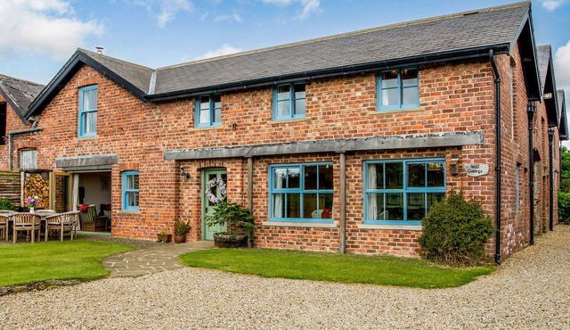 BOUSDALE MILL COTTAGE, family friendly, with open fire in Great Ayton
