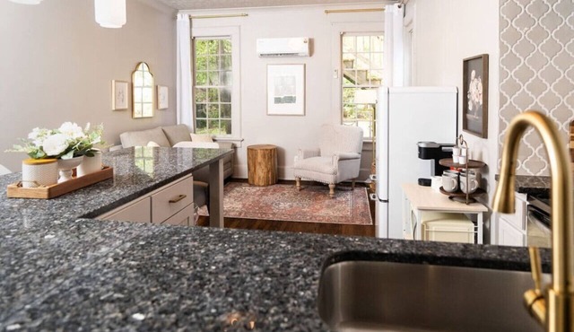 Boutique 1 BR at Park Place!