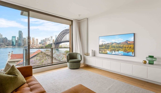 Boutique 2-Bed with Stunning Sydney Harbour Views