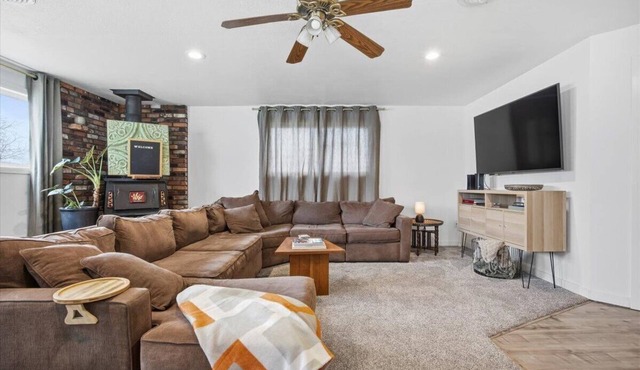 Boutique 3 bedroom retreat with ensuite bathrooms, pool hall & fun amenities