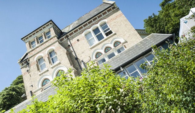 Boutique 8 bed Villa with indoor heated pool,