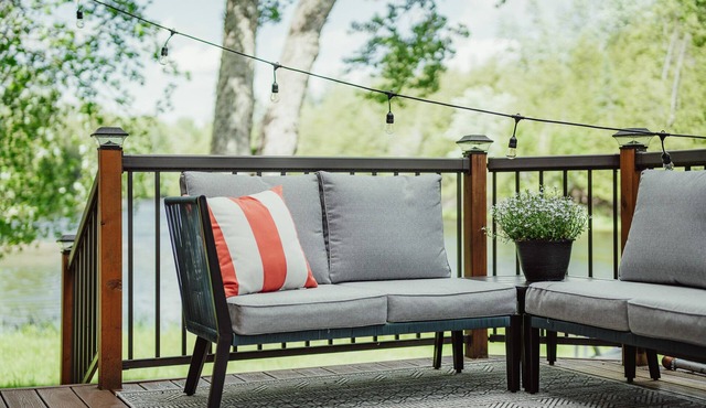 Boutique All Wood Cottage in the Woods