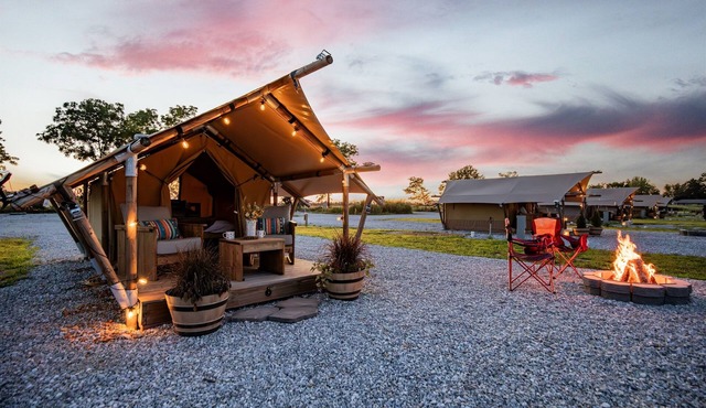Boutique Camp Escape near Roaring River