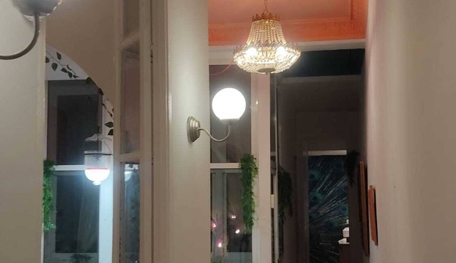 Boutique Carthago Modernista, con Techos Altos y Decorativos