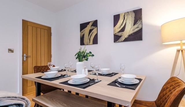 Boutique Central York Apartments Sleep 12