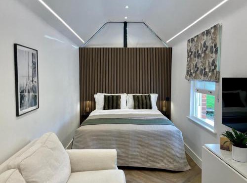 Boutique Cottage by Bishop's Stortford train station, easy to Stansted Airport & Parking